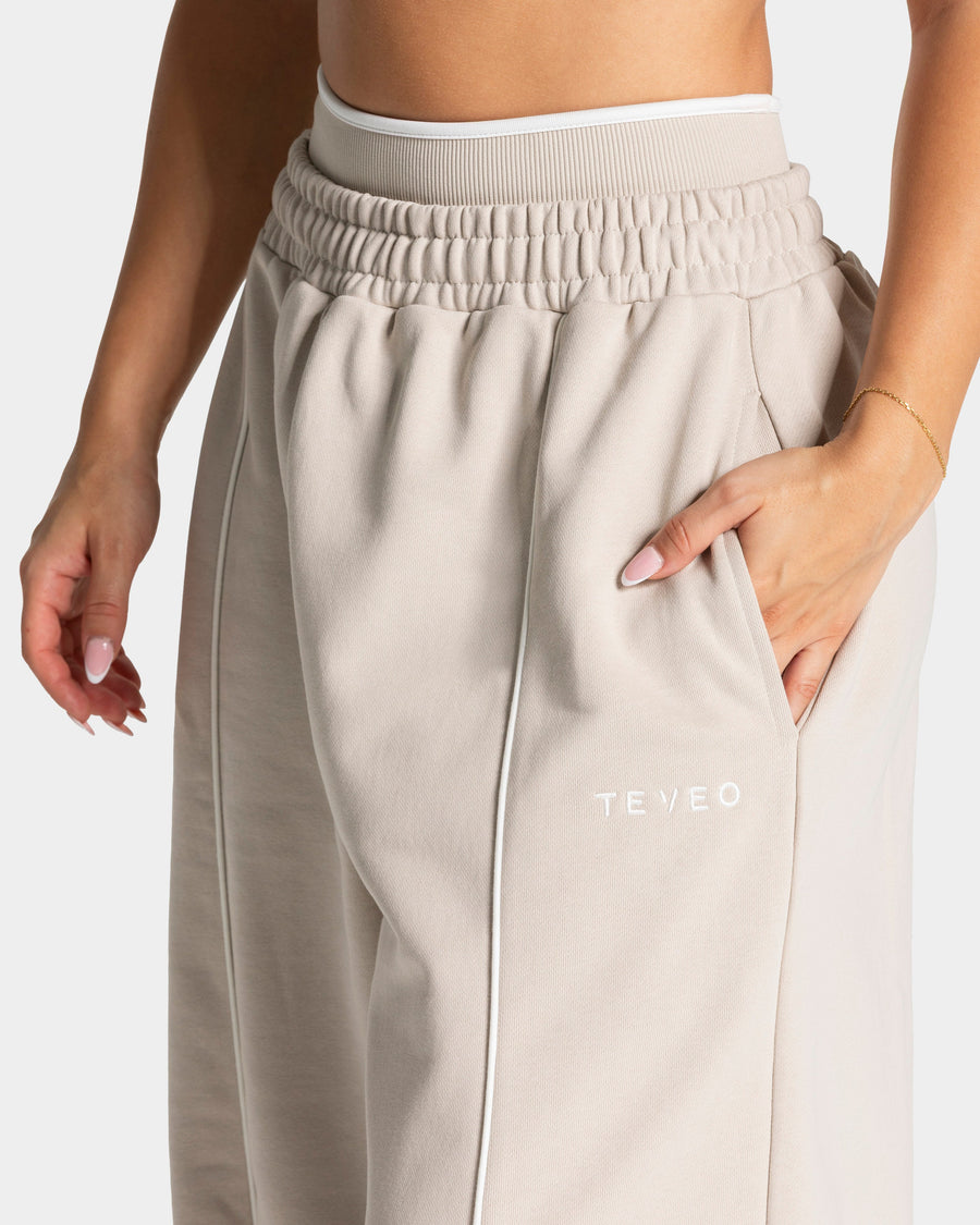 Contrastline Wide Leg Jogger "Cream"