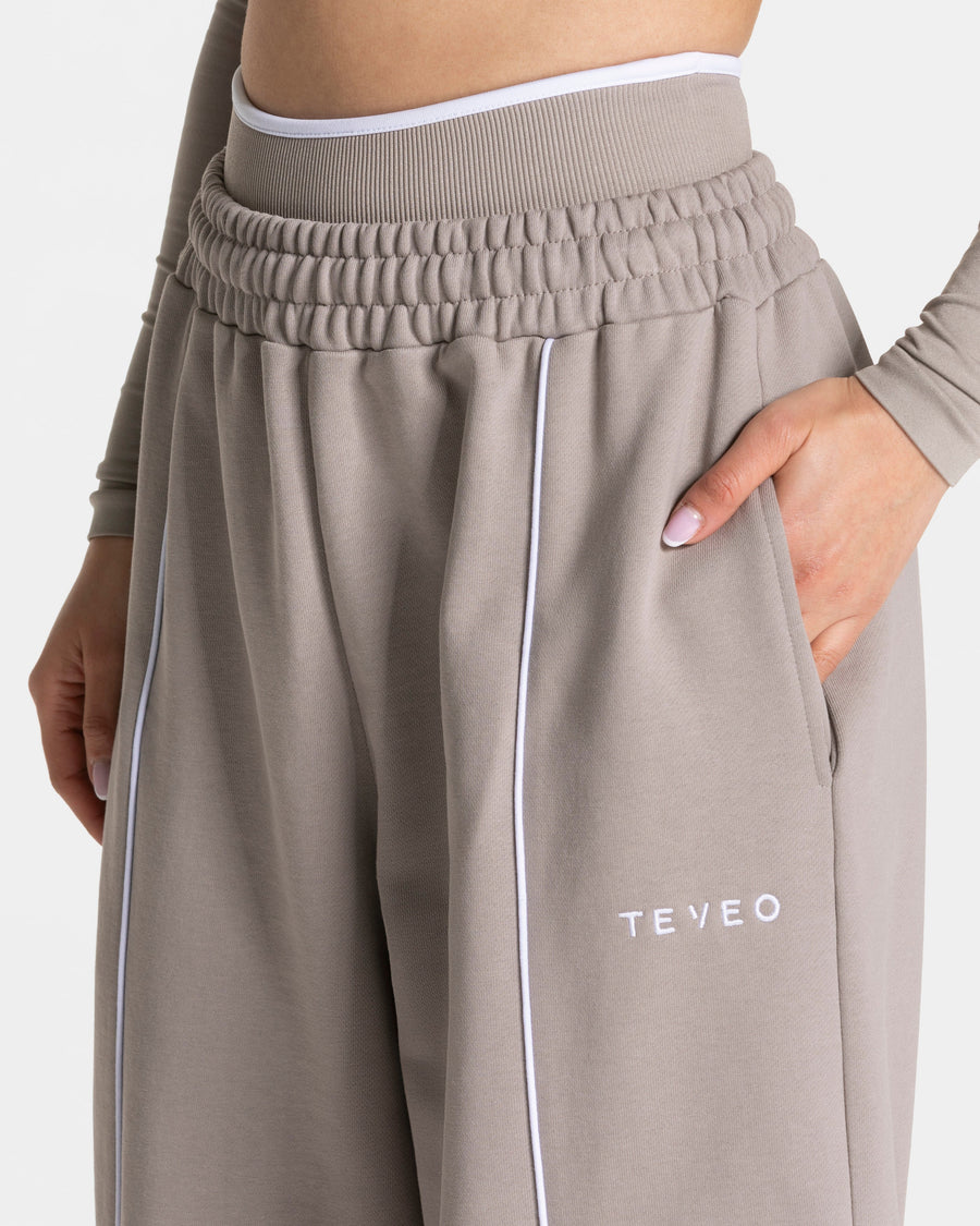 Contrastline Wide Leg Jogger "Stone"