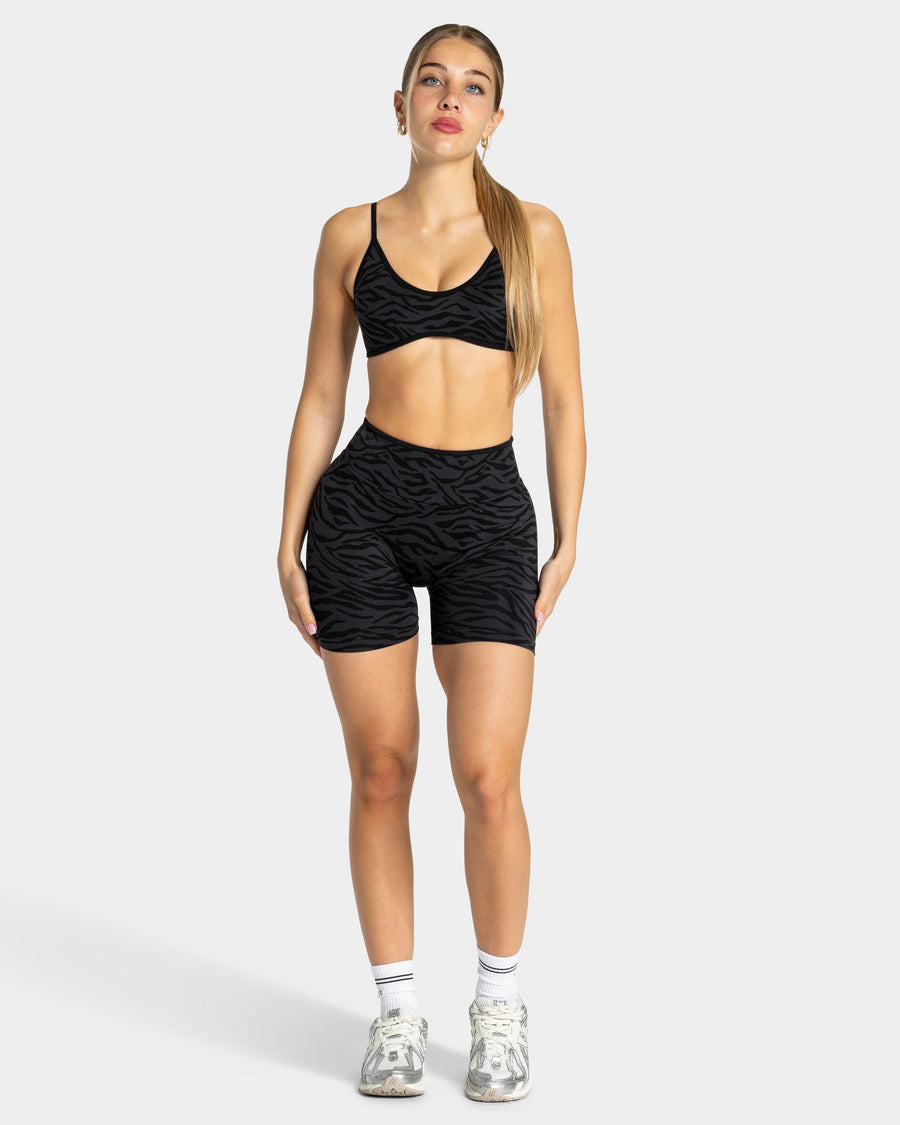 Contrastline Sculpt Scrunch Shorts "Zebra Schwarz"