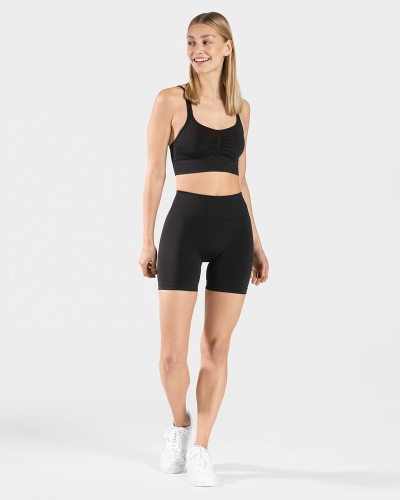 Timeless Scrunch Shorts "Schwarz"