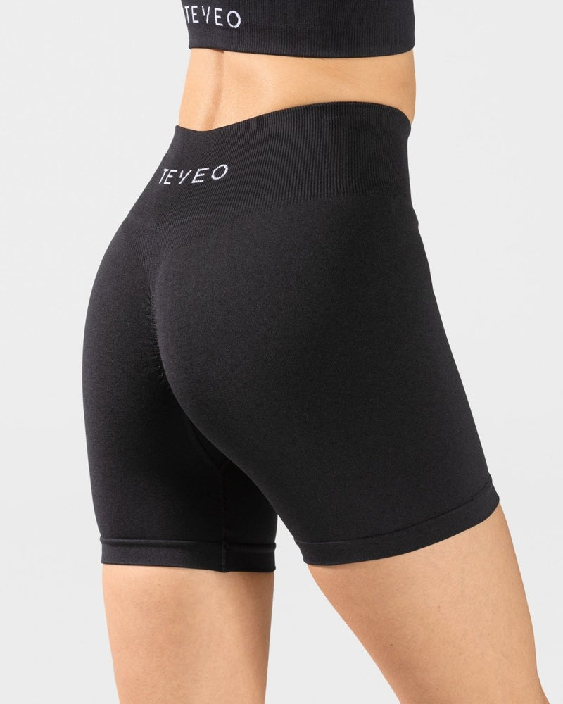 Timeless Scrunch Shorts "Schwarz"