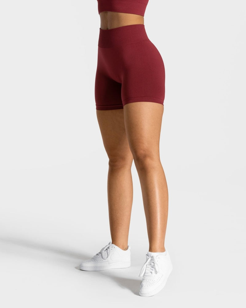 Timeless Scrunch Shorts "Weinrot"